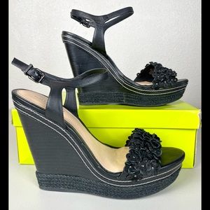 Gianni Bini Petall Black Floral Strap Wedges Size 10